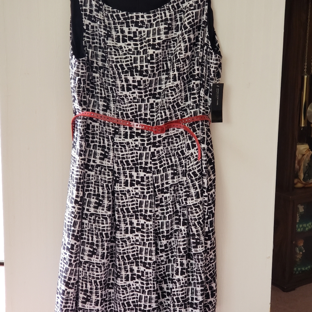 NWT Jones New York Dress.   Size 24